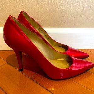 Like new Stuart Weitzman red patent heels